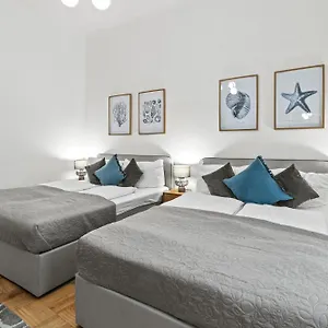 Apartment Central, 5 Min Walk To U4 Friedensbruecke, Wien